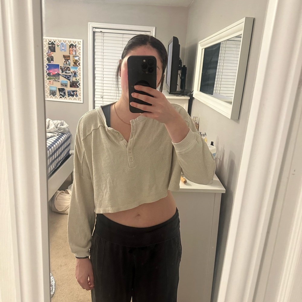 Urban Outfitters Cropped Waffle Henley Top - Cream